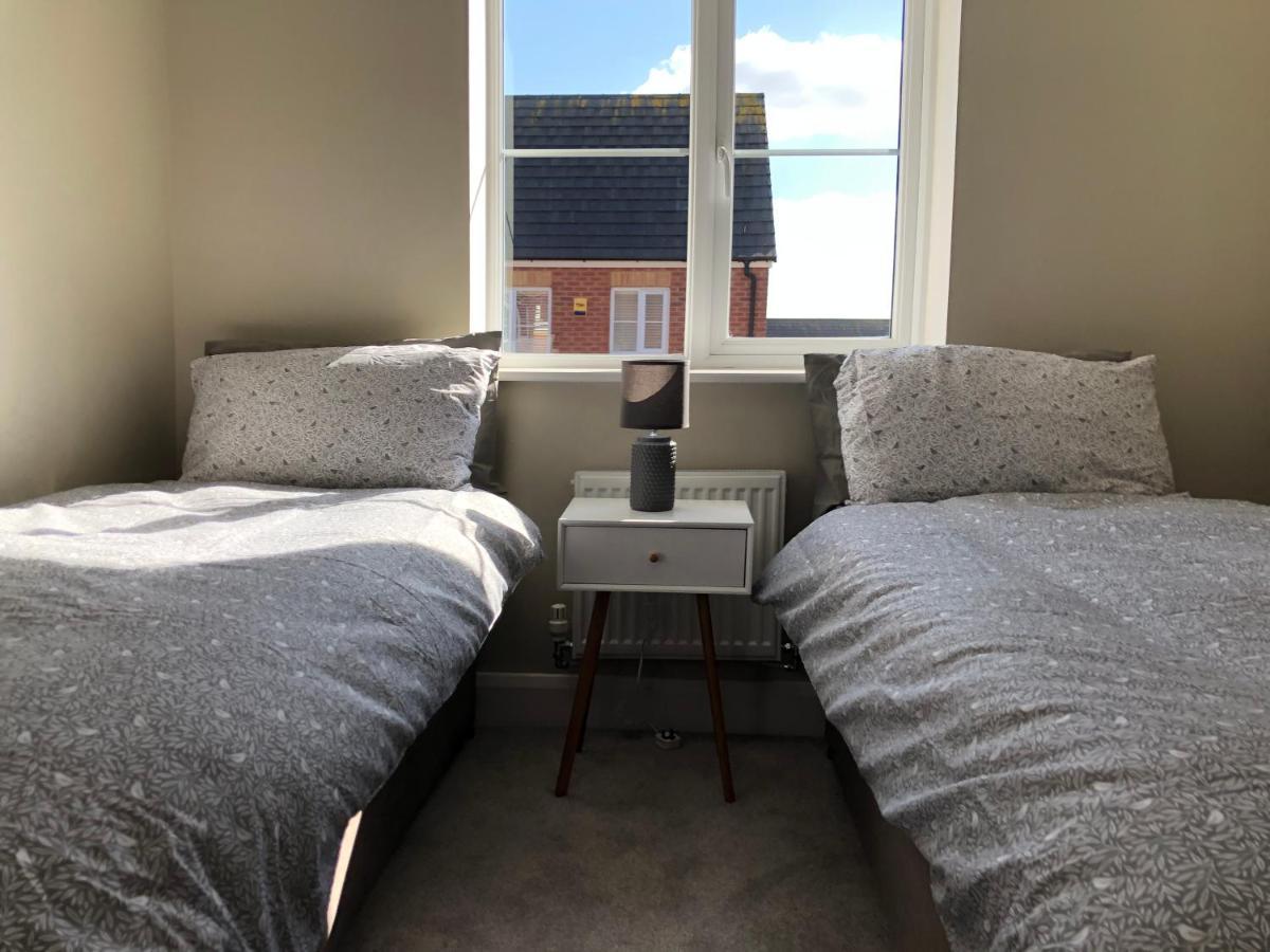 Hill House - 5 Mins Merry Hill - Perfect For Contractors & Families ไบร์ลีย์ฮิล ภายนอก รูปภาพ