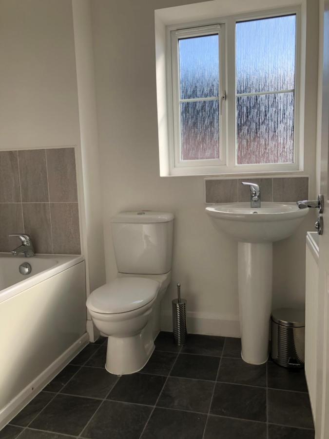 Hill House - 5 Mins Merry Hill - Perfect For Contractors & Families ไบร์ลีย์ฮิล ภายนอก รูปภาพ