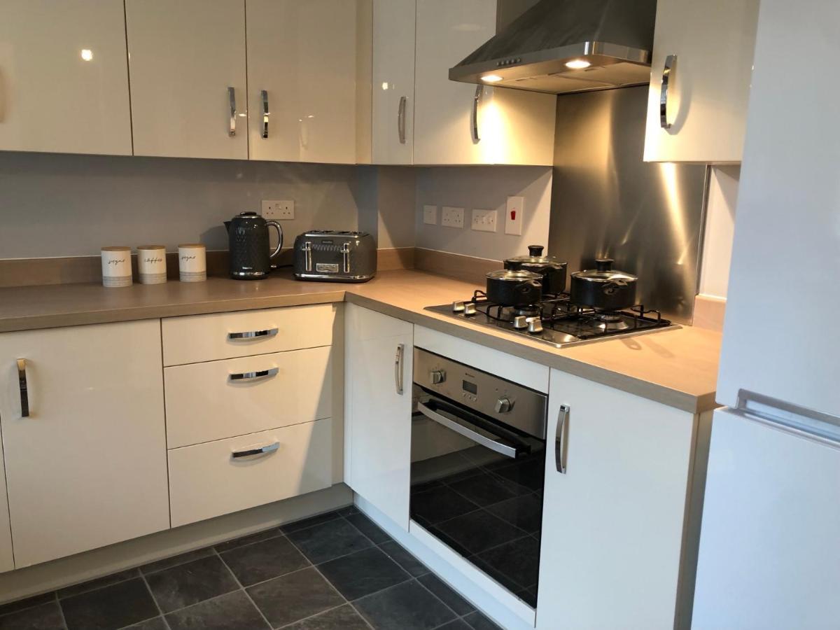 Hill House - 5 Mins Merry Hill - Perfect For Contractors & Families ไบร์ลีย์ฮิล ภายนอก รูปภาพ