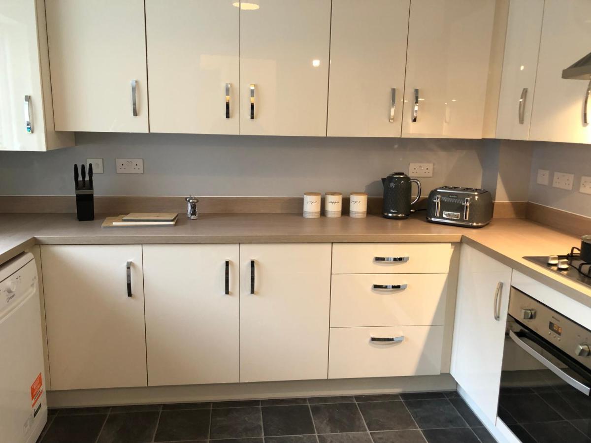 Hill House - 5 Mins Merry Hill - Perfect For Contractors & Families ไบร์ลีย์ฮิล ภายนอก รูปภาพ